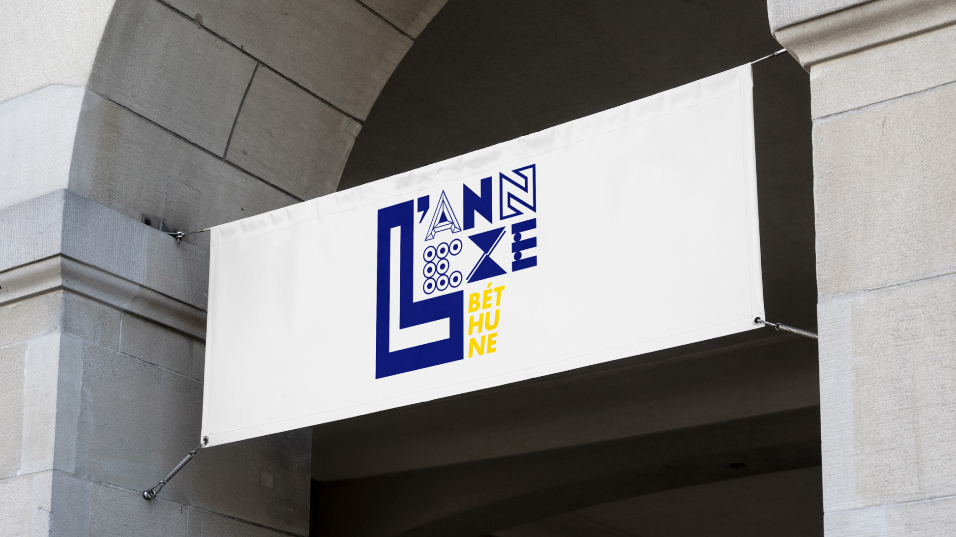 logo sur une banderolle