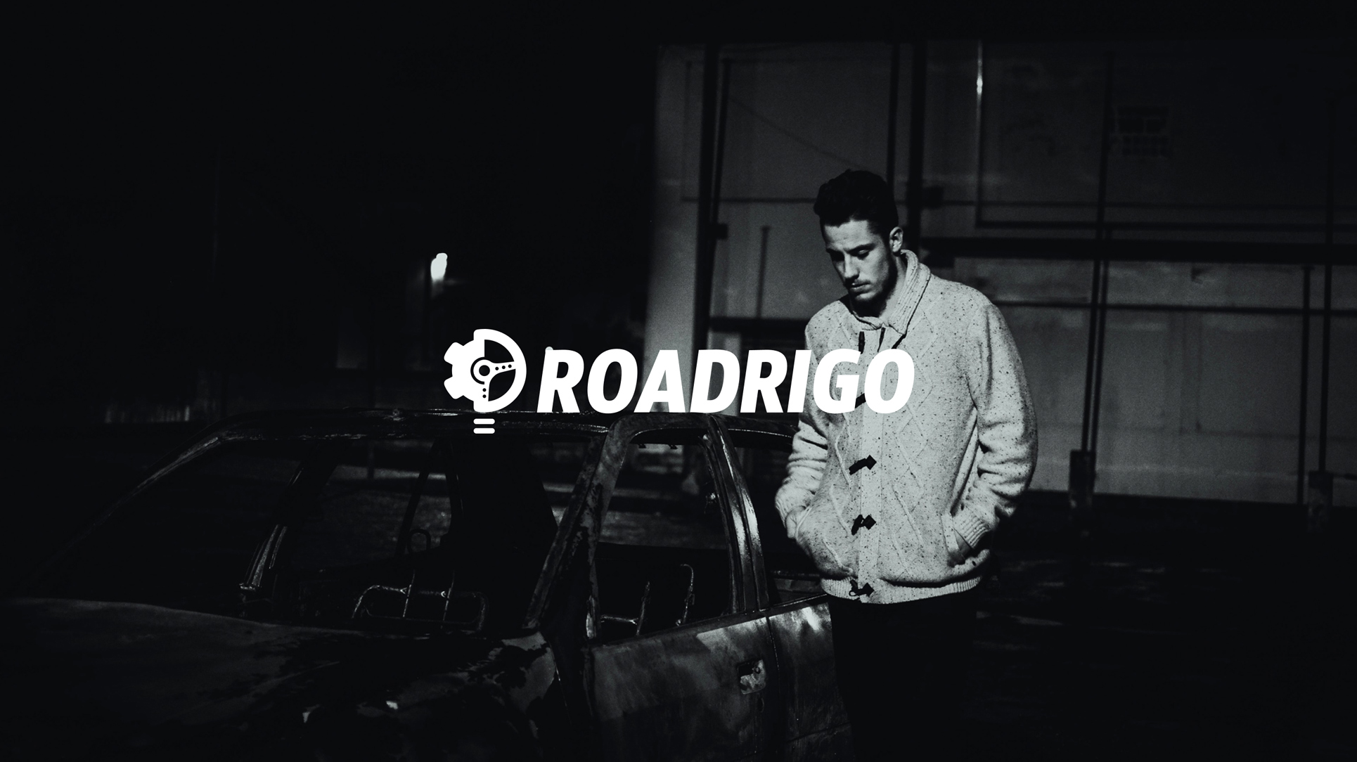 Logotype Roadrigo complet sur une image d'un véhicule avec un homme
