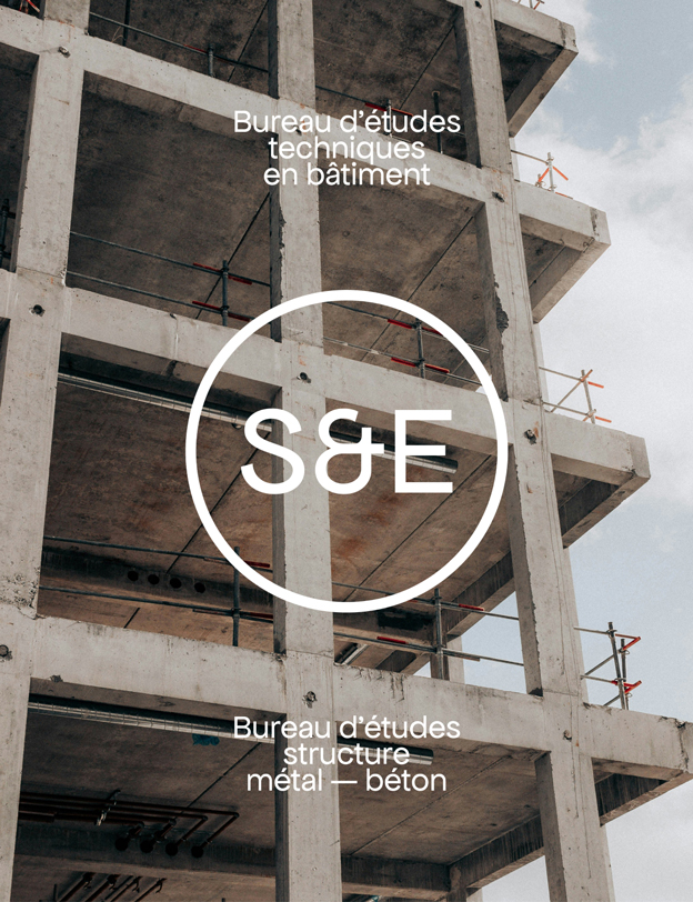 Monogramme S&E sur une photo d'un immeuble en construction